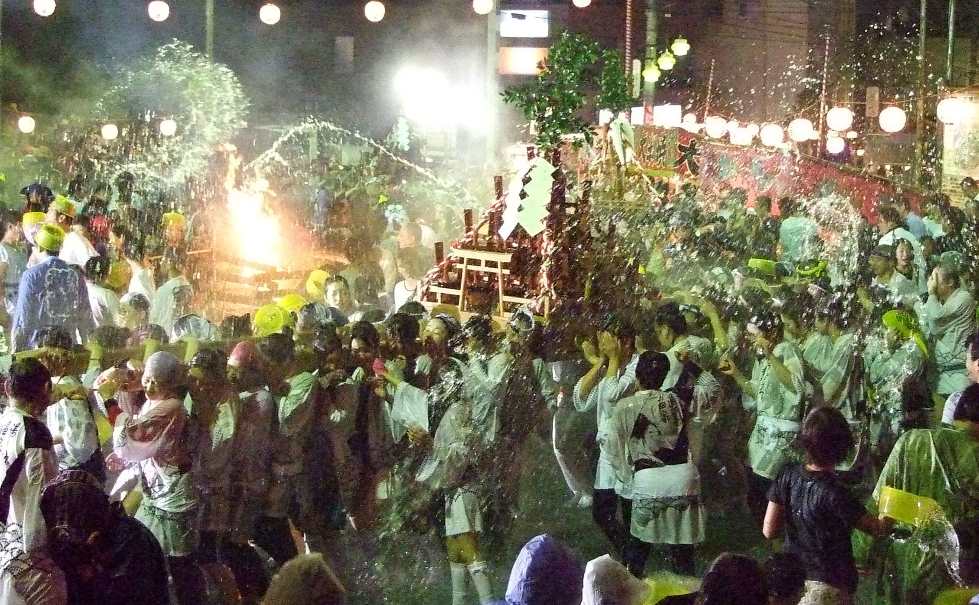 汤河原温泉作为庆祝温泉节的一部分开放