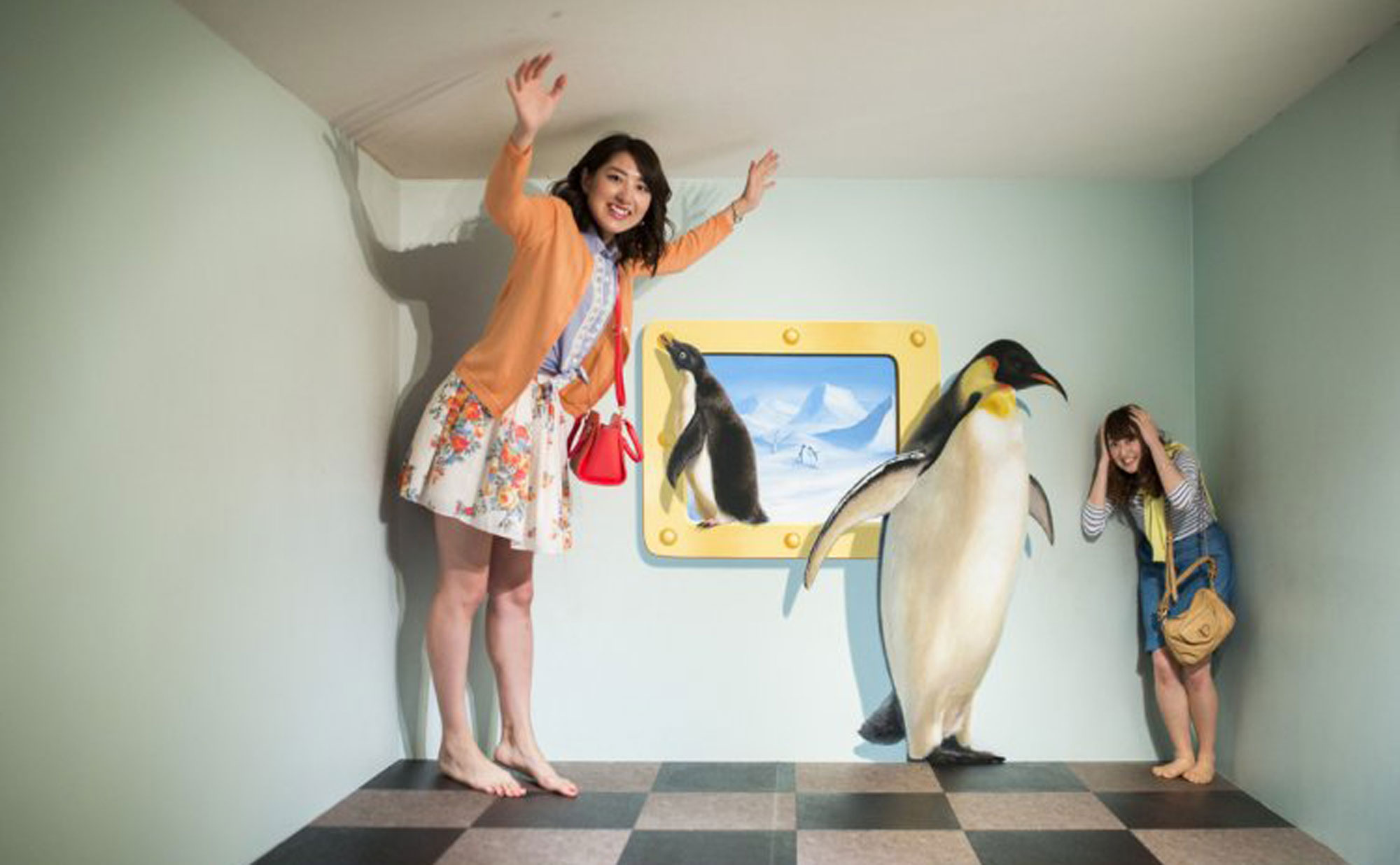 熱海観光局-熱海トリックアート迷宮館のペンギン